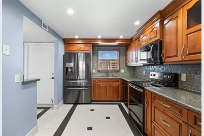 511  Bayshore Dr, Unit #904, Fort Lauderdale, FL 33304 - Photo 9