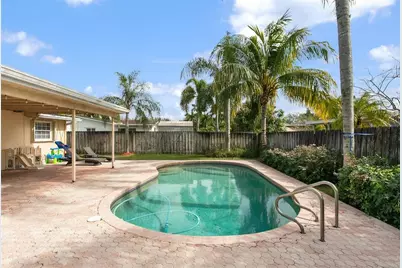 10430 NW 19th St, Pembroke Pines, FL 33026 - Photo 27