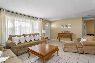 10430 NW 19th St, Pembroke Pines, FL 33026 - Photo 5