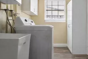 10430 NW 19th St, Pembroke Pines, FL 33026 - Photo 21