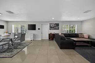 348 NW 40th Ct, Oakland Park, FL 33309 - Photo 5