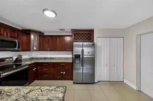 348 NW 40th Ct, Oakland Park, FL 33309 - Photo 11