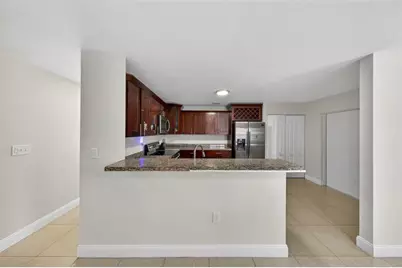 348 NW 40th Ct, Oakland Park, FL 33309 - Photo 9