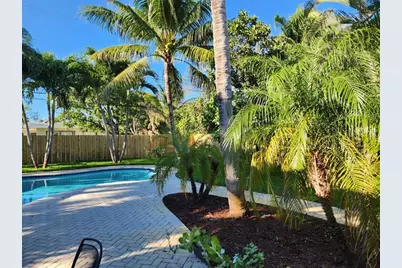 765 E Dayton Cir, Fort Lauderdale, FL 33312 - Photo 5