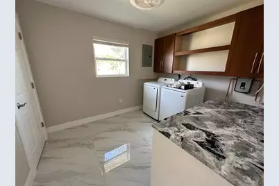 765 E Dayton Cir, Fort Lauderdale, FL 33312 - Photo 19