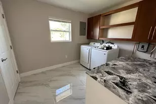 765 E Dayton Cir, Fort Lauderdale, FL 33312 - Photo 19