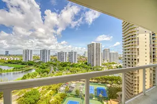 20185 E Country Club Dr, Miami, FL 33180 - Photo 3