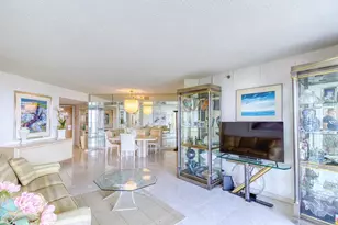 20185 E Country Club Dr, Miami, FL 33180 - Photo 25