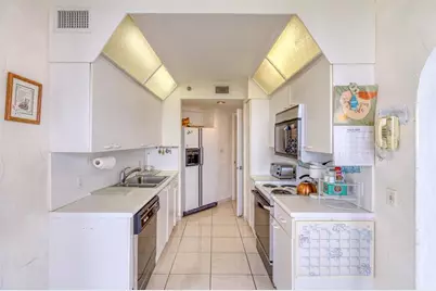 20185 E Country Club Dr, Unit #1709, Miami, FL 33180 - Photo 13