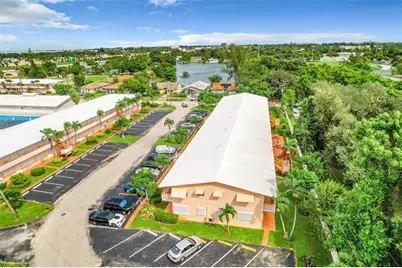 815 SW 10th Ter, Unit #18V, Hallandale Beach, FL 33009 - Photo 17