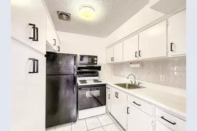 815 SW 10th Ter, Unit #18V, Hallandale Beach, FL 33009 - Photo 7