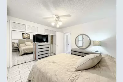 815 SW 10th Ter, Unit #18V, Hallandale Beach, FL 33009 - Photo 11