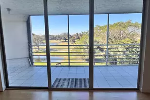 3980 Oaks Clubhouse Dr, Pompano Beach, FL 33069 - Photo 5