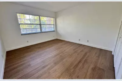 3980  Oaks Clubhouse Dr, Unit #405, Pompano Beach, FL 33069 - Photo 11