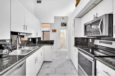 22710  Meridiana Dr, Boca Raton, FL 33433 - Photo 9