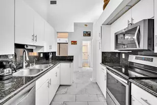 22710 Meridiana Dr, Boca Raton, FL 33433 - Photo 9