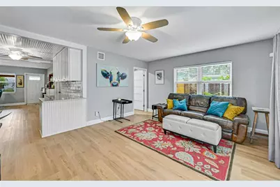 111 NE 46th St, Oakland Park, FL 33334 - Photo 9