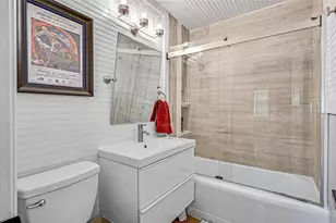 111 NE 46th St, Oakland Park, FL 33334 - Photo 21