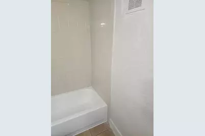 2436 NW 39th Way, Lauderdale Lakes, FL 33311 - Photo 5