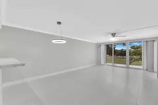 3800 Oaks Clubhouse Dr, Pompano Beach, FL 33069 - Photo 21