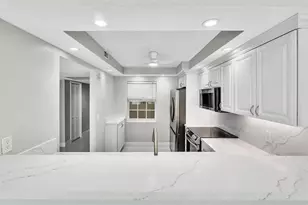 3800 Oaks Clubhouse Dr, Pompano Beach, FL 33069 - Photo 5