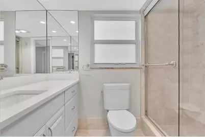 3800  Oaks Clubhouse Dr, Unit #201, Pompano Beach, FL 33069 - Photo 15