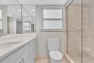 3800 Oaks Clubhouse Dr, Pompano Beach, FL 33069 - Photo 15