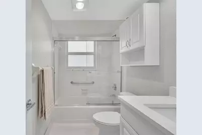 3800  Oaks Clubhouse Dr, Unit #201, Pompano Beach, FL 33069 - Photo 19