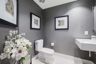 17301 Biscayne Blvd, North Miami Beach, FL 33160 - Photo 23