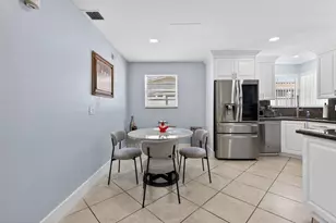 401 NW 39th St, Deerfield Beach, FL 33064 - Photo 11