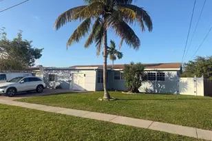 401 NW 39th St, Deerfield Beach, FL 33064 - Photo 1