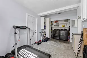 401 NW 39th St, Deerfield Beach, FL 33064 - Photo 17