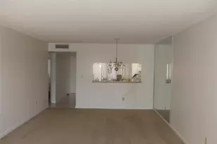 10657 W Clairmont Cir, Tamarac, FL 33321 - Photo 5