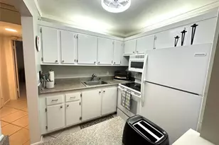 43 Farnham B, Deerfield Beach, FL 33442 - Photo 7