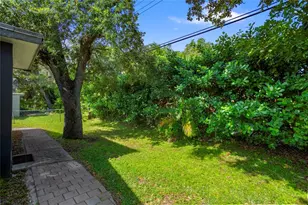 827 SW 29th St, Fort Lauderdale, FL 33315 - Photo 13