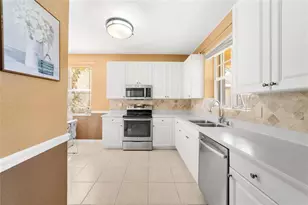 5772 NW 119th Dr, Coral Springs, FL 33076 - Photo 9