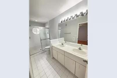 12123 SW 2nd St, Pembroke Pines, FL 33025 - Photo 9