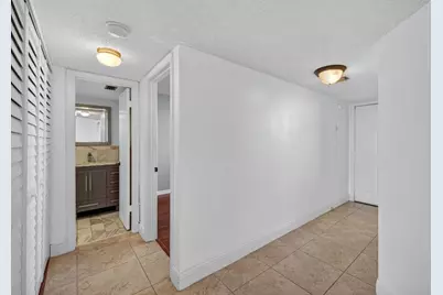 115  Lake Emerald Dr, Unit #403, Oakland Park, FL 33309 - Photo 17