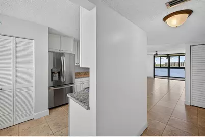 115  Lake Emerald Dr, Unit #403, Oakland Park, FL 33309 - Photo 5