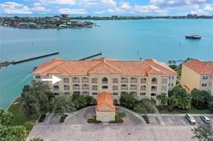 20 Harbour Isle Dr Unit, Fort Pierce, FL 34949 - Photo 1