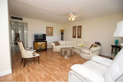 60  Flanders B, Unit #60, Delray Beach, FL 33484 - Photo 3