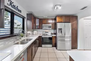 400 NW 98th Ave, Pembroke Pines, FL 33024 - Photo 9