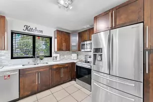 400 NW 98th Ave, Pembroke Pines, FL 33024 - Photo 11