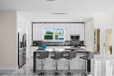 1371  Cumberland Rd, Venice, FL 34293 - Photo 7