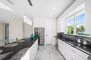 1371 Cumberland Rd, Venice, FL 34293 - Photo 9