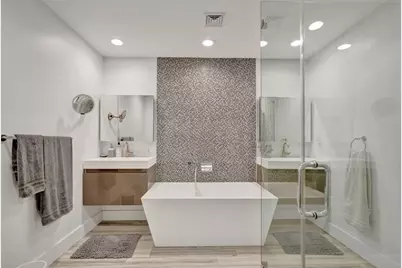 2111 N Ocean Blvd, Pompano Beach, FL 33062 - Photo 27