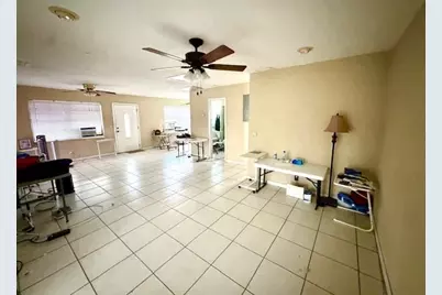 271 SW 11th Ave, Hallandale Beach, FL 33009 - Photo 25