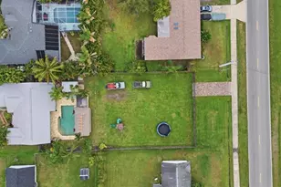 313 SW Thornhill Dr, Port Saint Lucie, FL 34984 - Photo 9