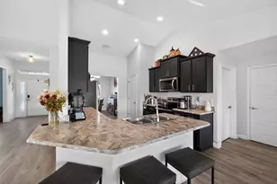 1702 SW Gloria Ln, Port Saint Lucie, FL 34953 - Photo 11