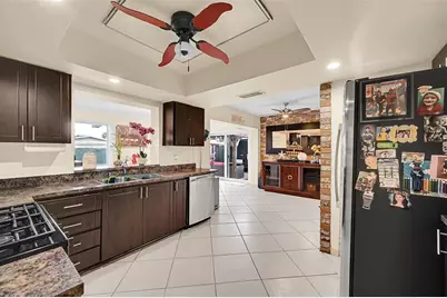 9661 NW 24th Pl, Sunrise, FL 33322 - Photo 11